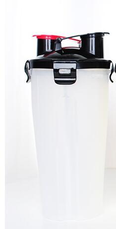 The Paw Traveler: Hydrate your pet anywhere.